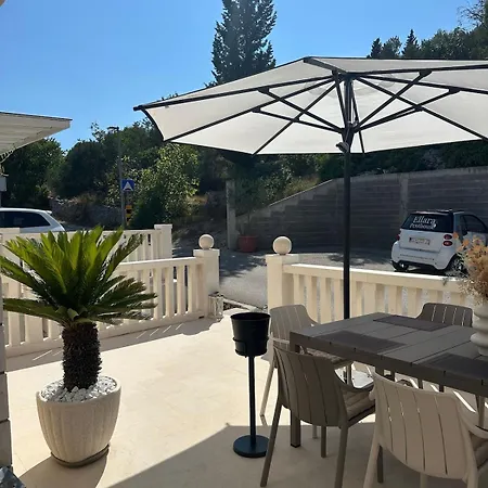 Ellara With A Fantastic View Apartman