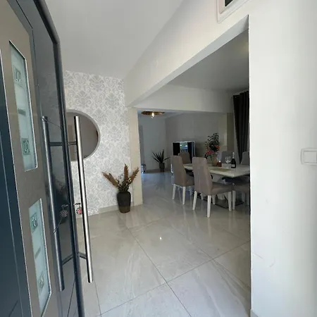 Ellara With A Fantastic View Apartman *