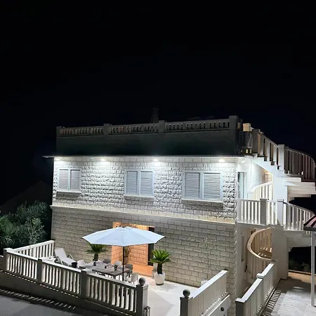 Ellara With A Fantastic View Zrnovo