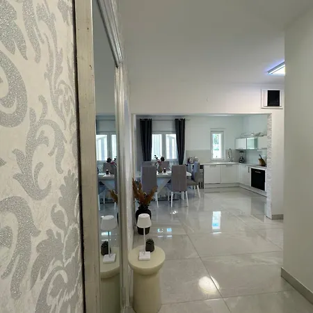 Διαμέρισμα Ellara With A Fantastic View Zrnovo