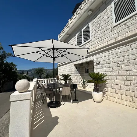 Διαμέρισμα Ellara With A Fantastic View Zrnovo